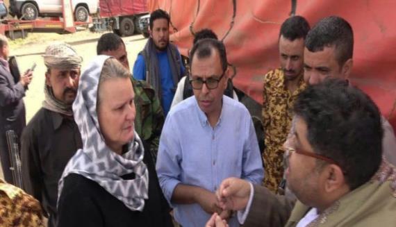 الحوثي ومقبولي وغراندي يطلعون على شحنات برنامج الأغذية الفاسدة في جمرك صنعاء