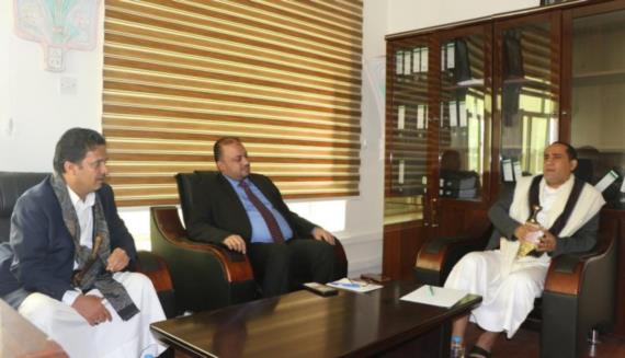 مدير مكتب الرئاسة يؤكد ضرورة توجيه العمل الإنساني في المسار الصحيح