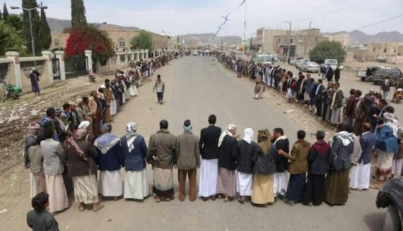 وقفة غاضبة لأبناء جهران للتنديد بجريمة العدوان بحق الأسرى في ذمار