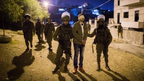 العدو الصهيوني يشن حملة اعتقالات وسط مواجهات بالضفة