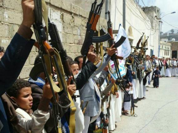 وقفة احتجاجية لأبناء مدينة حجة رفضا واستنكارا لجرائم العدوان