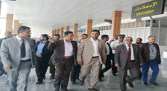 رئيس الهيئة العامة للطيران يلطع على سير العمل بمطار صنعاء وجاهزيته للملاحة الجوية