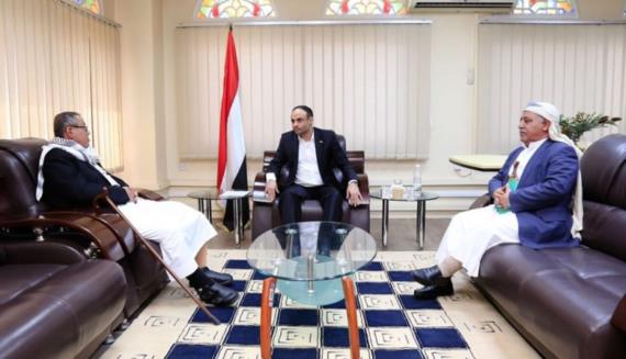 الرئيس المشاط يلتقي رئيس المؤتمر الشعبي العام ونائبه لمناقشة العديد من القضايا