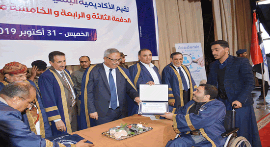 رئيس الوزراء: الحكومة ستشرع فورا في الخطوات التنفيذية لحملة مكافحة الفساد