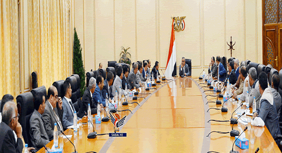 اجتماع برئاسة رئيس الوزراء يناقش الأدوار التكاملية للوحدات الاقتصادية العامة والبنوك التجارية