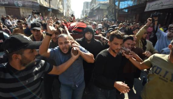 إصابات أثر اعتداء قوات العدو والمستوطنين على مواطنين فلسطينيين جنوب الخليل