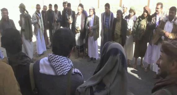 محافظ مأرب وممثلين للمكتب السياسي لأنصار الله يزورون الأسير المحرر الشيخ محسن بن عايض