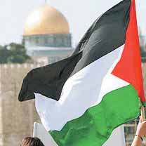 الفلسطينيون يستأنفون مسيرات العودة على حدود غزة