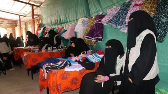 اتحاد نساء اليمن ينظم فعالية ويفتتح بازارا في ذكری الصمود بحجة
