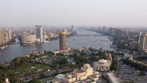 مصر… إيقاف صلاة الجماعة والجمعة وإغلاق الكنائس تحسبا من تفشي “كورونا”