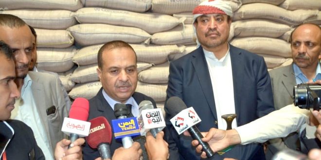 نزول ميداني لوزارة الصناعة وأمانة العاصمة لضبط الأسعار بعد انخفاض أسعار المشتقات النفطية