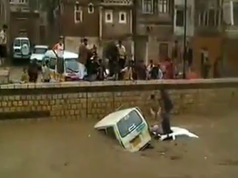 أمين العاصمة يوجه باحتواء أضرار السيول وتأمين سلامة المواطنين