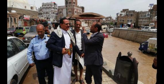 وزير الثقافة يطلع على حجم الأضرار في مدينة صنعاء التاريخية جراء الأمطار