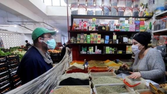 الجزائر تعلّق النشاطات التجارية التي استأنفت عملها بداية رمضان