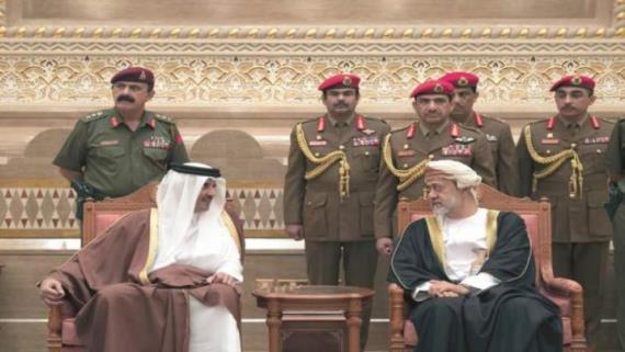 هجوم سعودي إماراتي على سلطان عمان بسبب تهنئته أمير قطر