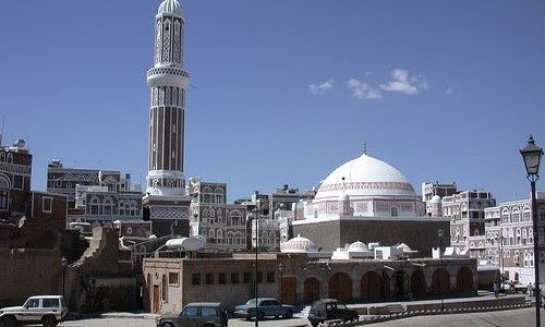 خطباء مساجد محافظة صنعاء ينددون بالحصار وجريمة آل سبيعيان