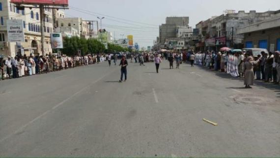 أبناء الحديدة يستنكرون جريمة مرتزقة العدوان بحق آل سبيعيان