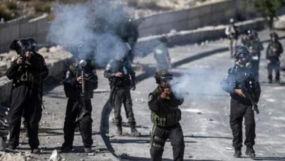 إصابة عدد من الفلسطينيين خلال اقتحام قوات العدو الإسرائيلي جنوب الخليل