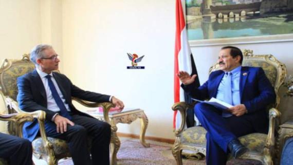 وزير الخارجية يتسلم أوراق اعتماد الممثل المقيم لليونيسف باليمن