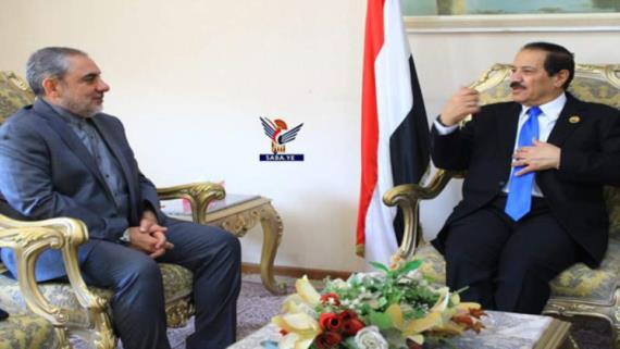 وزير الخارجية يناقش مع السفير الإيراني مجالات التعاون بين البلدين