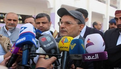 وزير التربية يتفقد سير العملية التعليمية في جزيرة كمران بالحديدة