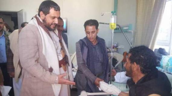 محافظ صنعاء يتفقد أحوال الجرحى بمستشفى 48