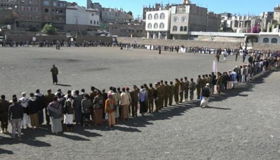 وقفة حاشدة في الظهار بإب تنديدا بجرائم العدوان والتطبيع مع العدو الإسرائيلي