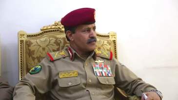 وزير الدفاع: آن الأوان لإجبار قوى العدوان على مغادرة الأراضي اليمنية
