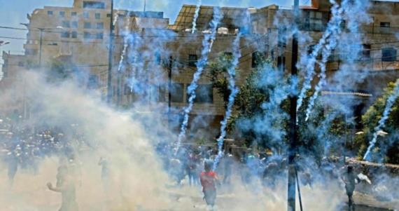 مواجهات بين شبان فلسطينيين وقوات العدو الاسرائيلي غرب جنين بالضفة المحتلة