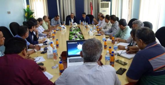 اجتماع برئاسة وزير النقل يناقش تنفيذ موجهات قائد الثورة في مؤسسة موانئ البحر الأحمر