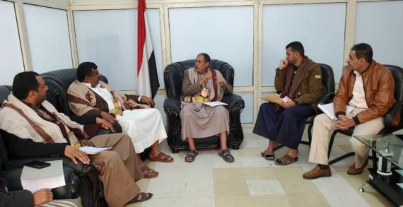 الشامي وطعيمان يناقشان تفعيل الأداء الإعلامي بمحافظة مأرب