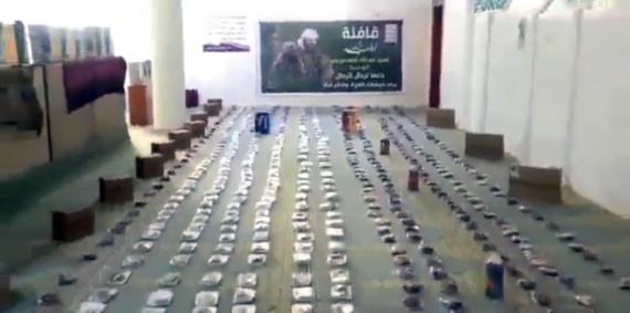 أسرة الشهيد مرعي تقدم قافلة غذائية دعماً لأبطال الجيش واللجان الشعبية