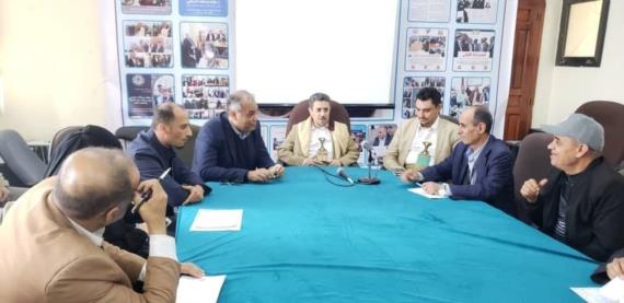 الحمران يحث على حشد الجهود لدعم أنشطة وبرامج محو الأمية