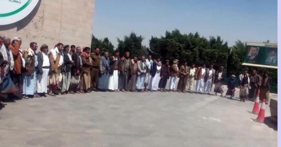 محافظ مأرب يستقبل الأسيرين المحررين أحمد وحسين الشريف
