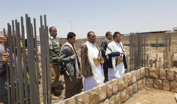 وزير الصحة ومحافظ صعدة يتفقدان مشروع مركز إعادة التأهيل الحركي