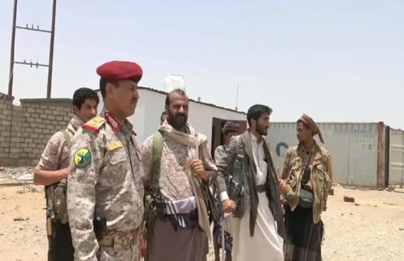 وزير الدفاع يزور جبهة رغوان ويؤكد” الغزاة في موقف ضعيف، وأصحاب الحق هم الأقوياء على تراب وطنهم”