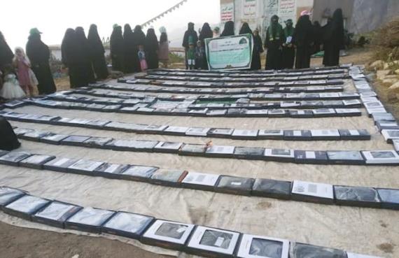 حرائر مناخة وبني مطر والحيمتين بصنعاء يقدمن قافلة ملابس شتوية للمرابطين في الجبهات