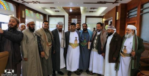 محمد علي الحوثي يلتقي مشائخ السلفيين ويؤكد أهمية القبول بالآخر وتعزيز التماسك المجتمعي