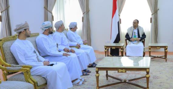خلال لقاءه الوفد العماني.. الرئيس المشاط :الملف الإنساني الخطوة الأولى لتحقيق السلام
