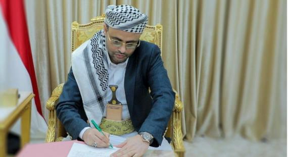 الرئيس المشاط يهنئ قائد الثورة والشعب اليمني بحلول شهر رمضان المبارك