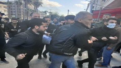 ضحايا وجرحى باعتداءات على متظاهرين سلميين في اللاذقية وبانياس وحمص بسوريا