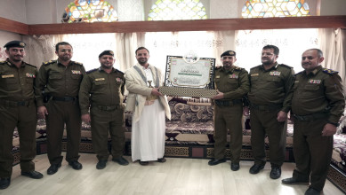 وزارة الداخلية تُكرّم أسرة شهيد القرآن السيد حسين بدر الدين الحوثي