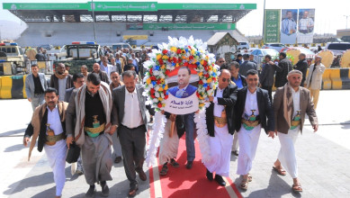 قيادات وزارة الإعلام تزور أضرحة الشهداء الصماد والرهوي والغماري