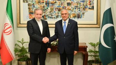 عراقتشي: تكرار الولايات المتحدة نكث تعهداتها أضر بمكانة الوساطة