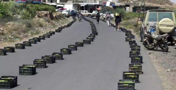 أبناء الحيوف في بني حشيش بصنعاء يسيرون قافلة عنب دعما للمرابطين في الجبهات