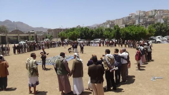 أبناء الظهار وحبيش بإب يرفدون المجاهدين بقافلة عينية ومالية