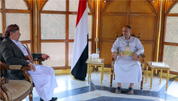 الرئيس المشاط يلتقي وزير الادارة المحلية ويؤكد على تلمس هموم واحتياجات المواطنين