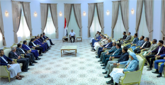 الرئيس المشاط يوجه بإعداد خطة لتوطين الصناعات الدوائية وتحفيز المستثمرين في القطاع الصحي