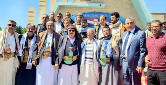 النعيمي وقيادات الأحزاب والقوى السياسية يزورون ضريح الشهيد الرئيس الصماد