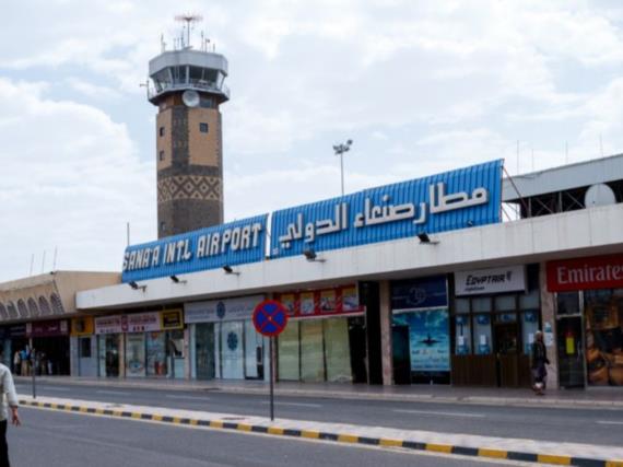 الوفد العماني ينهي زيارته إلى صنعاء ويغادر برفقة رئيس الوفد الوطني